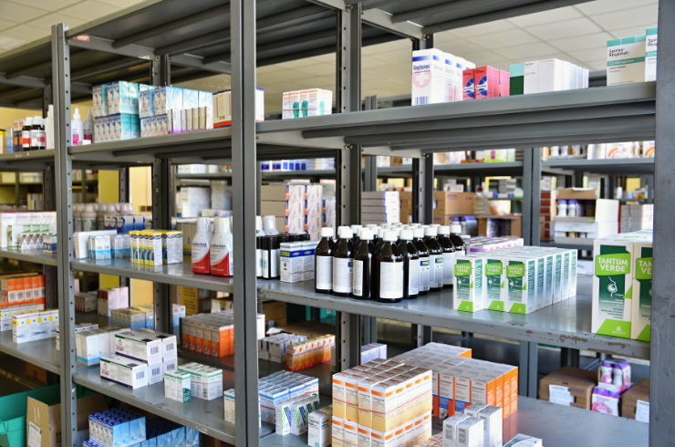 24/7 Pharmacy & Lab